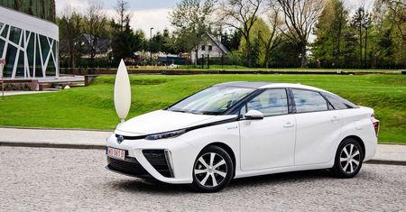 Kapitan Snuja sprzedaje swoją toyotę mirai. Porównywał ją do Bentleya Continentala GT