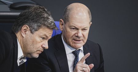 Berlin wpompuje miliony euro w rafinerię, która formalnie należy do Rosjan