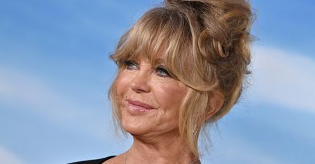 Lekcja stylu Goldie Hawn. Te buty powinny być w szafie każdej kobiety 70+