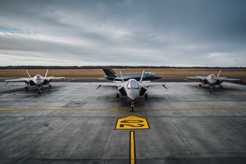 Mocno wychwalali F-35. Teraz zmienili ton