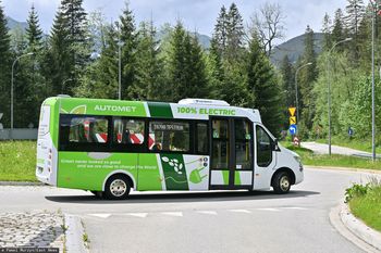Awaria elektrycznego busa. Utknął przed Morskim Okiem
