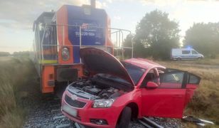 Dramat na torach. Wjechała autem pod pociąg