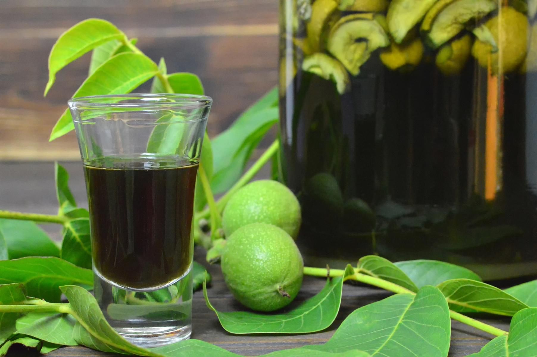 Nalewka z zielonych orzechów