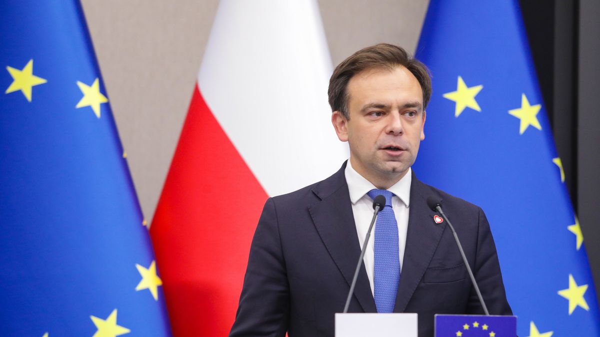 Warszawa, 05.08.2025. Minister finansów i gospodarki Andrzej Domański na konferencji prasowej "Od oszczędności do inwestycji - inwestowanie bez podatku", 5 bm. w siedzibie resortu w Warszawie. (mr) PAP/Tomasz Gzell