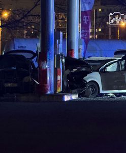 Samochód wjechał w stację paliw. Doszło do wycieku, ewakuowano McDonald