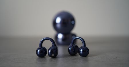 Niby słuchawki, a prawie jak kolczyki. Test Huawei FreeClip 2 S