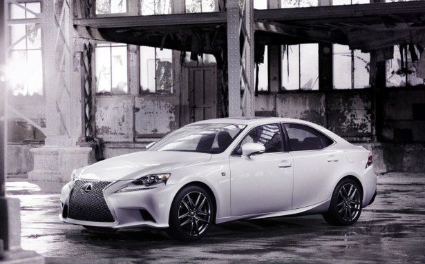 Nowy Lexus IS na pierwszych oficjalnych zdjęciach