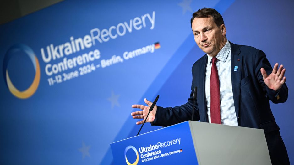 Minister spraw zagranicznych Radosław Sikorski uczestniczył w konferencji w Berlinie, poświęconej sprawom odbudowy Ukrainy
