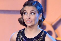 Zasłaniała nagiego modela. Zdjęcia z sesji trafiły do sieci