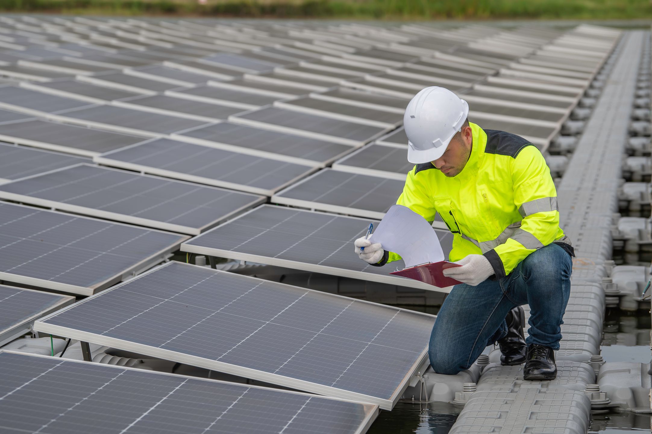 Coraz większe straty energii z farm wiatrowych i słonecznych