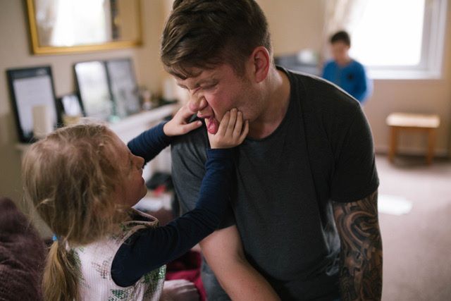 Maks ma młodszą siostrę Livię