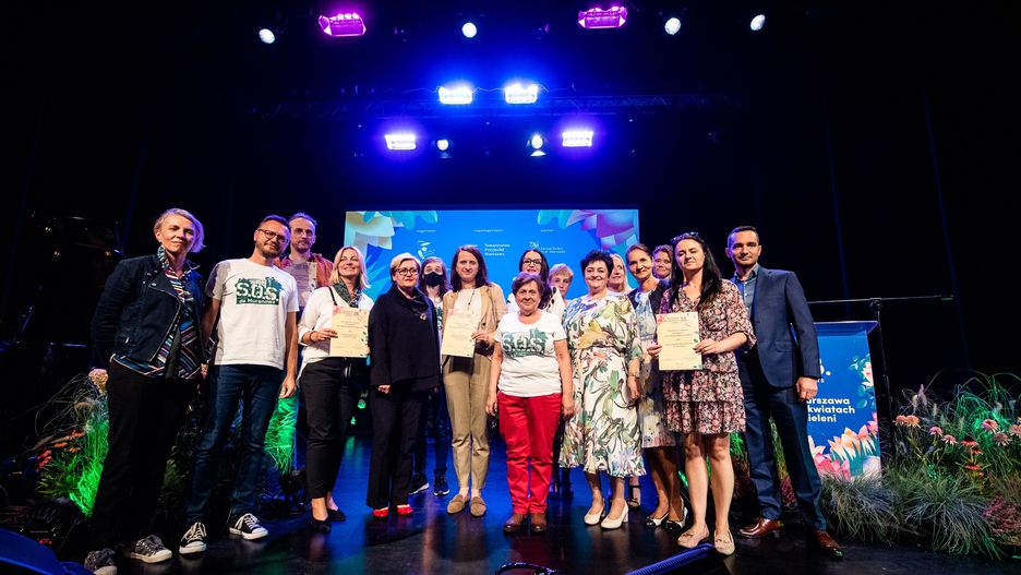 Warszawa. Laureaci konkursu "Warszawa w kwiatach i zieleni"