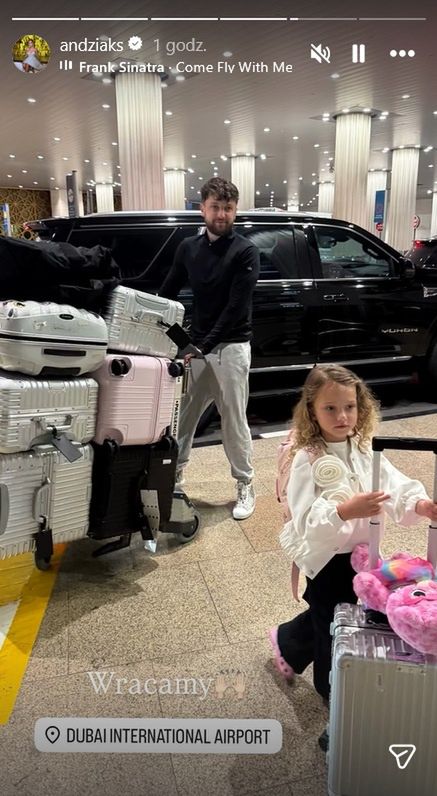 Andziaks z rodziną wraca z Dubaju 
