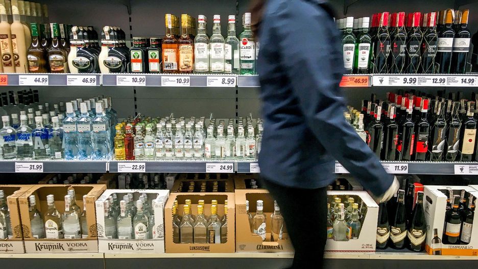 Koronawirus w Polsce. Część Polaków bojkotuje obowiązek noszenia maseczki