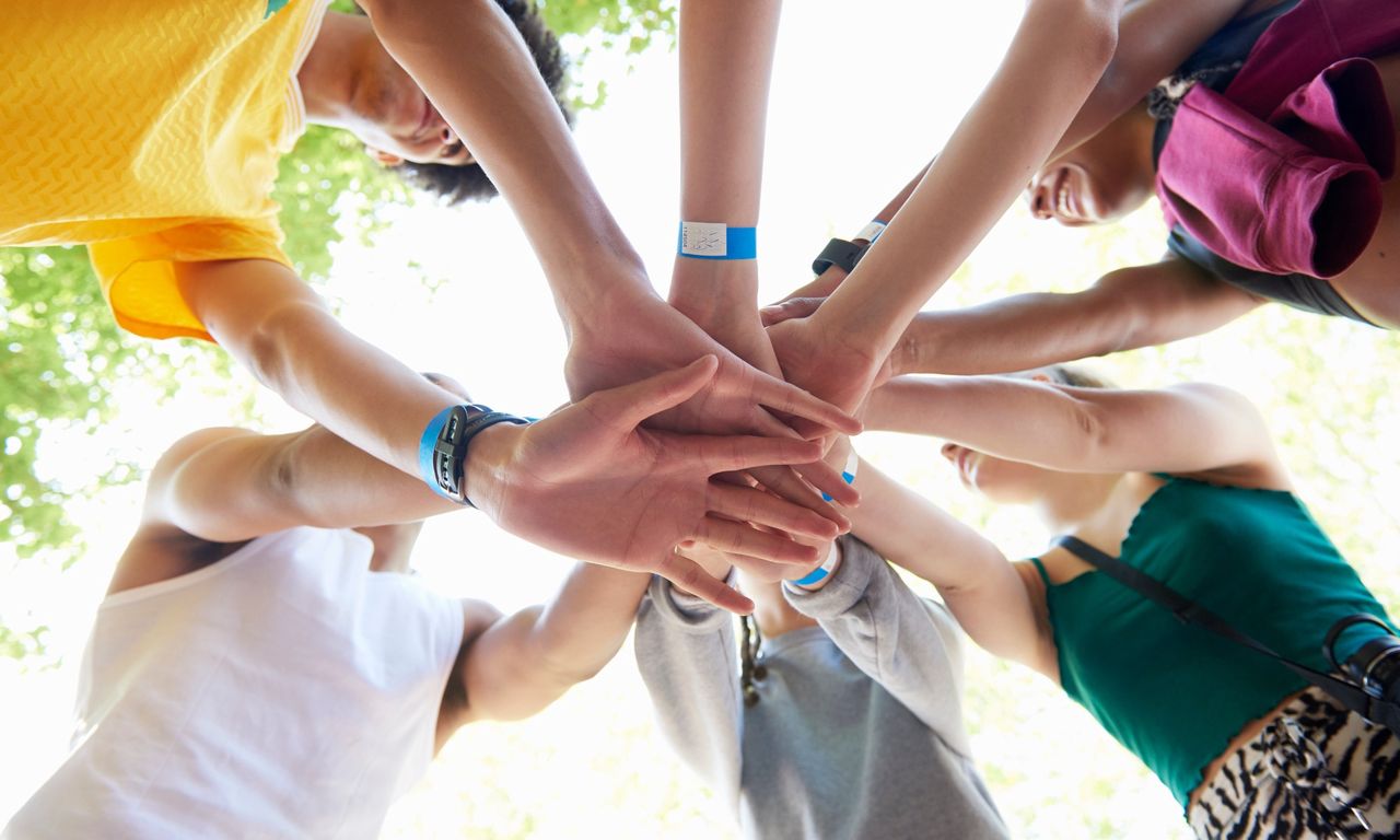 Zabawy integracyjne – jakie nios�ą ze sobą korzyści i jak się bawić?