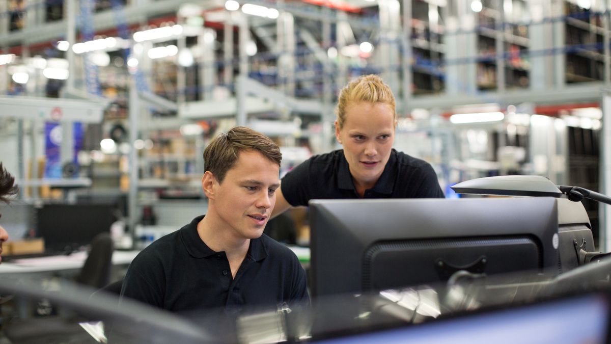 Poświęcanie większej ilości czasu na pracę zespołową powoduje spowolnienie w wykonywaniu podstawowych zadań. To z kolei często przekłada się na wydłużenie czasu pracy do godzin wieczornych, a nawet weekendów, co większa ryzyko wypalenia zawodowego