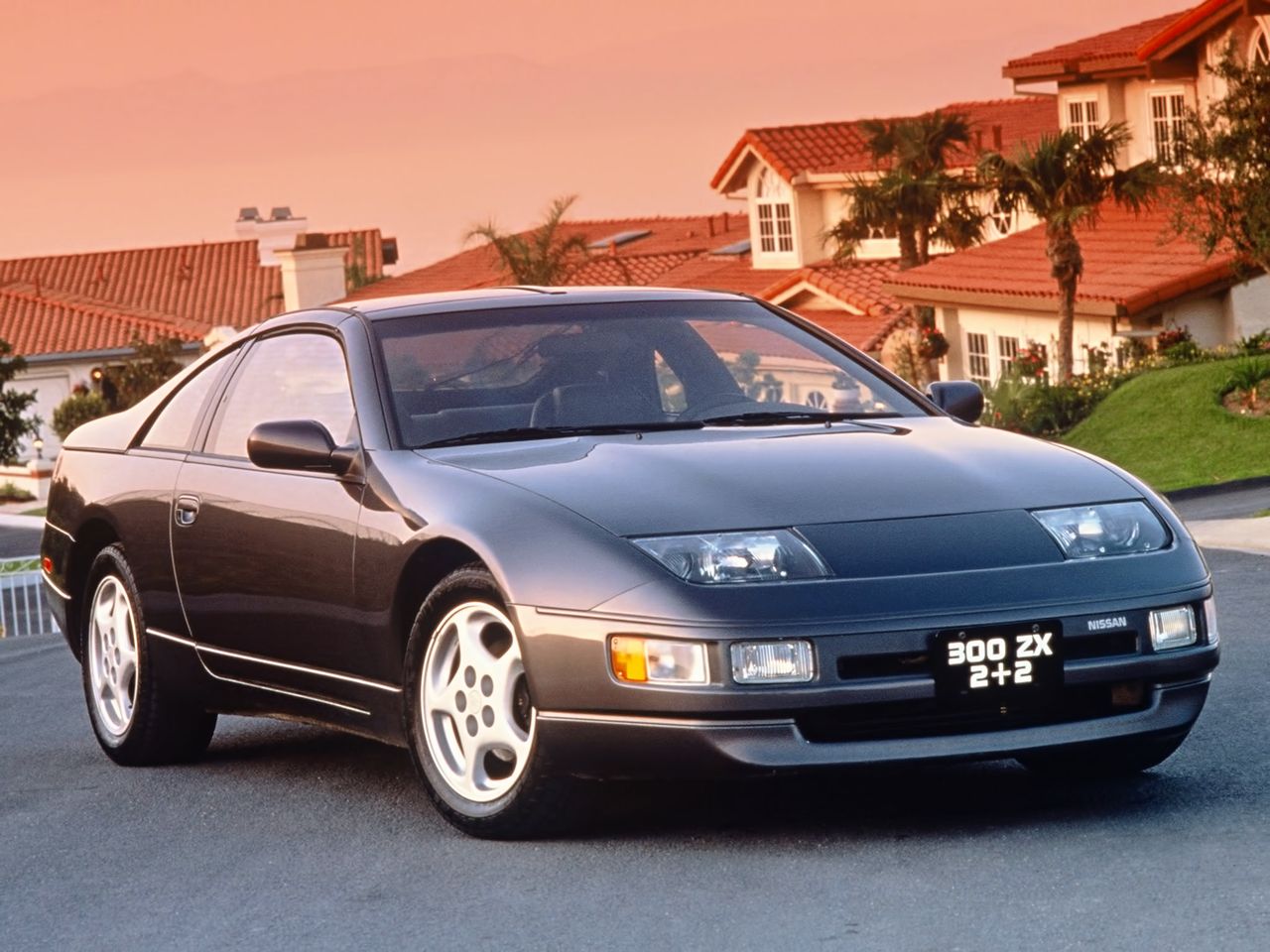 Z32 był produkowany od 1989 do 1996 roku. Jest napędzany jednostką V6 o pojemności 3 litrów w wersji wolnossącej lub 2.9 w doładowanej o mocy... tradycyjnie 280 KM. Napęd przenoszony na tylną oś pozwalał się zabawić, ale w gruncie rzeczy był to samochód do szybkiego i komfortowego przemieszczania się na długich dystansach.