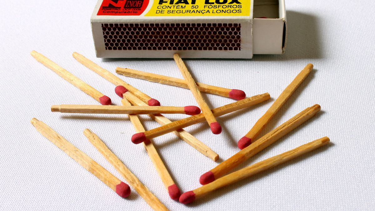 Płonąca zapałka zniweluje brzydki zapach z klozetowej muszli