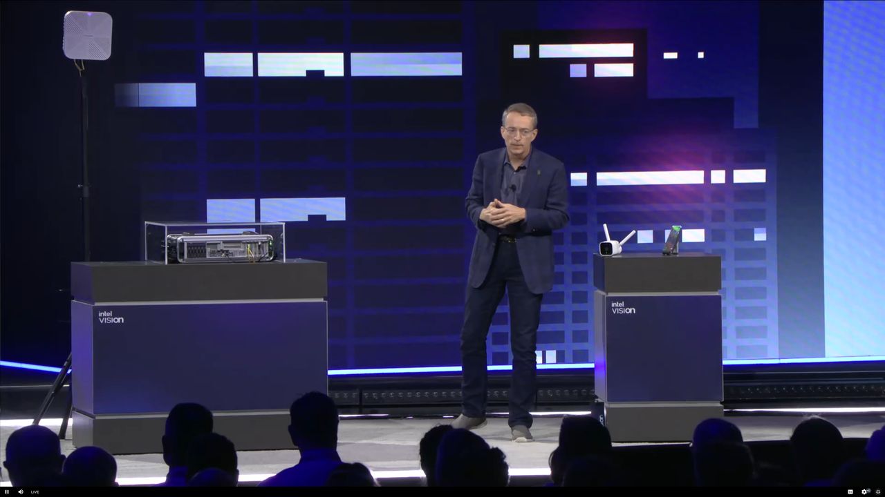 Konferencja Intel Vision 2022. Nowe procesory i nie tylko - Dyrektor Intela Pat Gelsinger podczas wydarzenia Intel Vision.