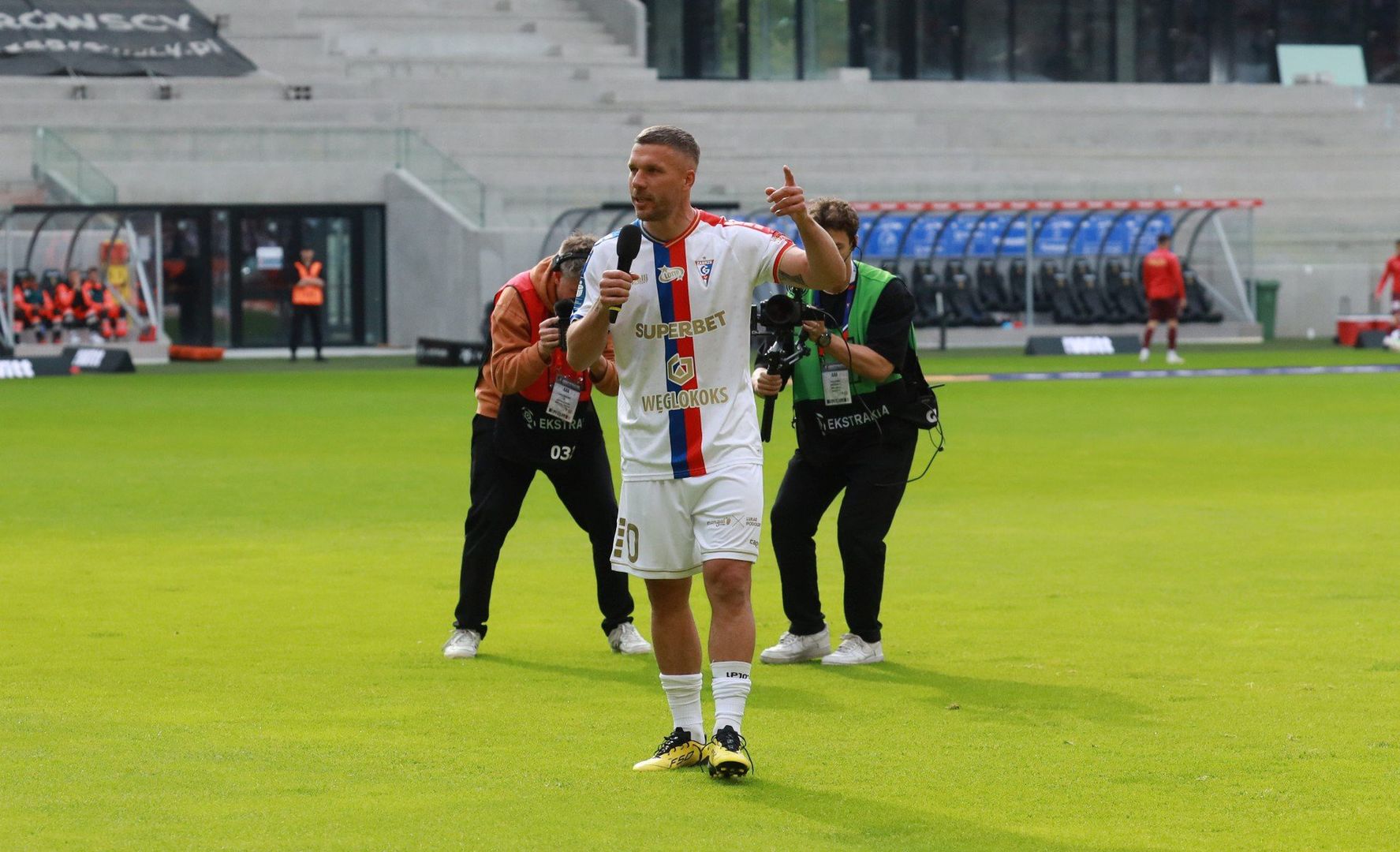 Lukas Podolski przedłużył kontrakt z Górnikiem Zabrze do czerwca 2026.