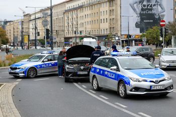 "Rondziarze" atakują w Warszawie. Na te miejsca lepiej uważać