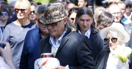 Kamil Sipowicz po śmierci Kory miał depresję. Związał się z dużo młodszą kobietą