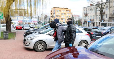 Ojczym Kamila ma bliźniaka. Matka chłopca była z nim w związku