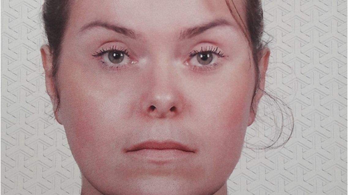 Policja szuka tej kobiety podejrzanej o kradzież. 