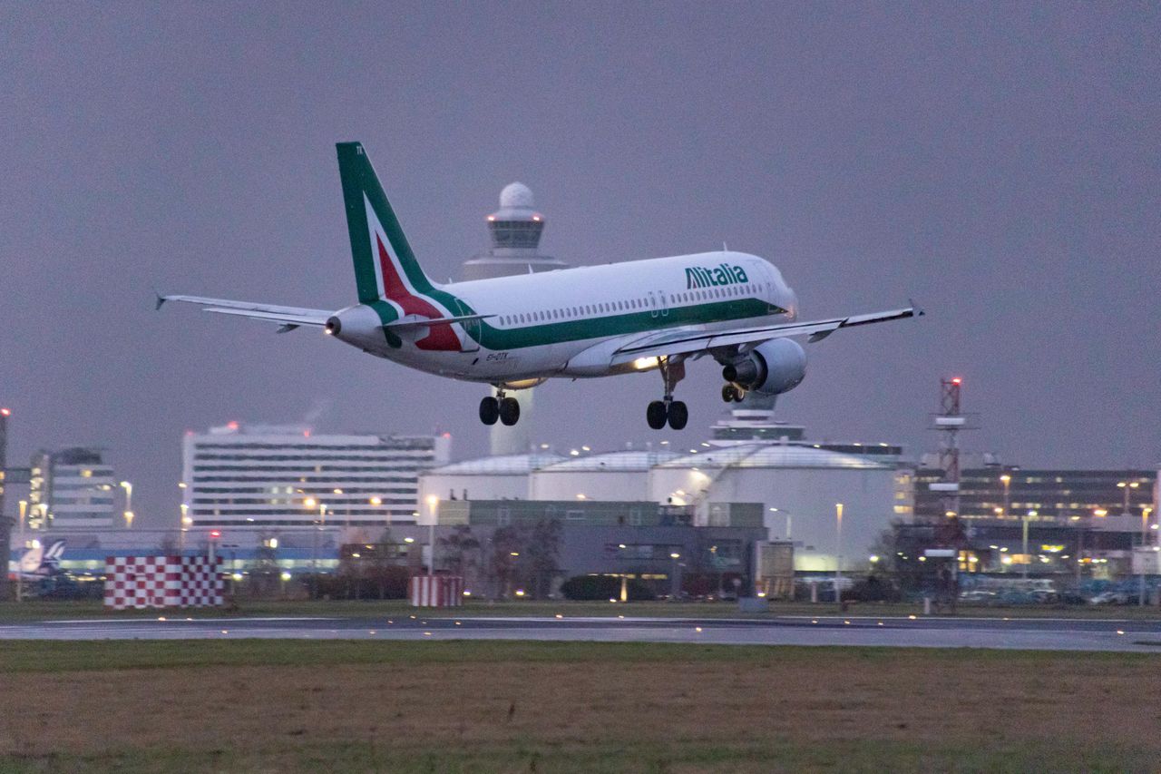 Wysokie ceny paliw odbiły się na biletach lotniczych. We Włoszech drożyzna