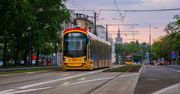 Nowe rozwiązanie dla pasażerów w Warszawie. Autobusy wjadą na torowisko
