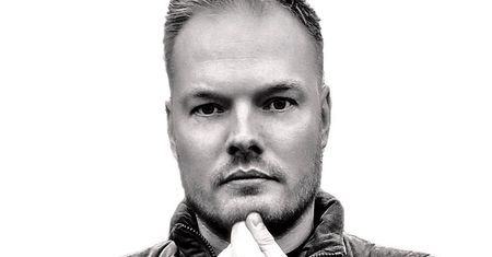 Lekarz Bartosz Fiałek wezwany do złożenia zeznań. Chodzi o jego słowa ws. szczepionki AstraZeneca