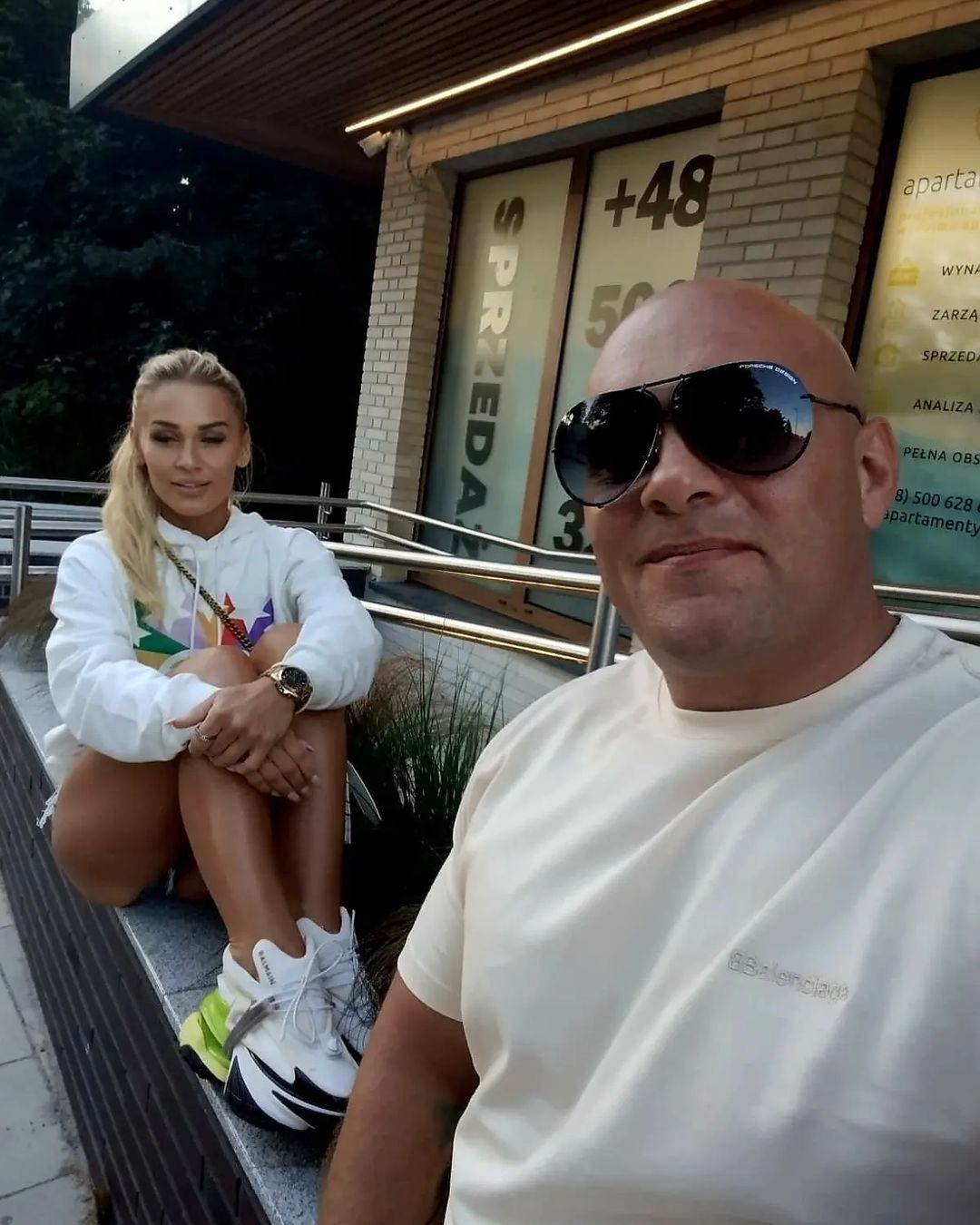 Dominik Abus z "Gogglebox" wiedzie życie u boku ukochanej żony. Internauci są nią zachwyceni
