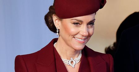 Księżna Kate z rodziną, cała w czerwieni. Tak prowadziła koncert kolęd