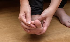 Te buty najbardziej szkodzą stopom. Podolożka ostrzega przed haluksami