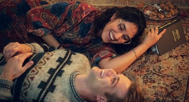 Melancholijna wycieczka do lat 90. Recenzja serialu „Jeden dzień” Netfliksa na Walentyki