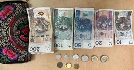 Ukradli sporo gotówki. Próbowali "kupić" swoją wolność