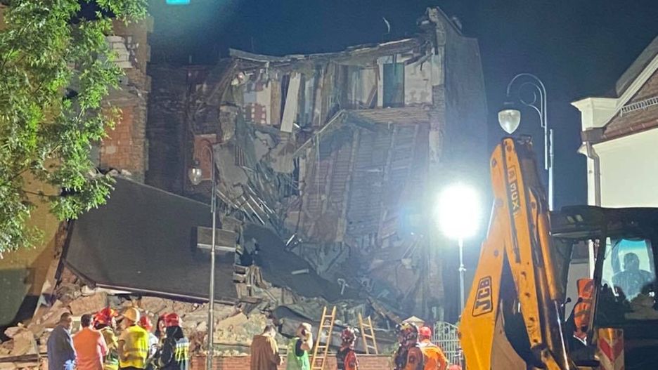 Chorzów. Strażacy przez całą noc przeszukiwali gruzowisko w poszukiwaniu ludzi. 