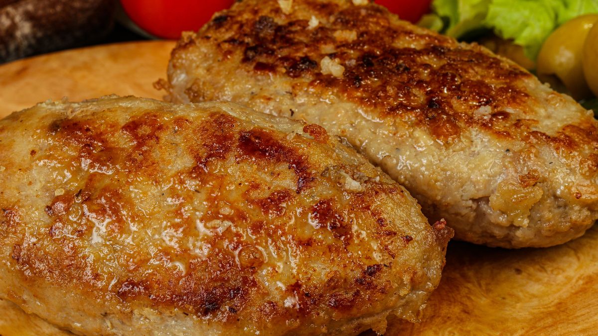 Kotlety mielone z wkładką z sera żółtego