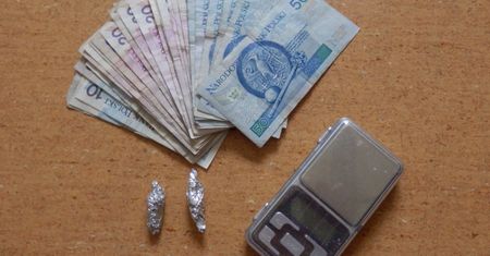 Policja zatrzymała dwóch mężczyzn, którzy posiadali przy sobie amfetaminę