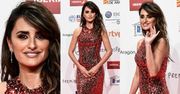 Posągowa Penelope Cruz pozdrawia z gali w Saragossie