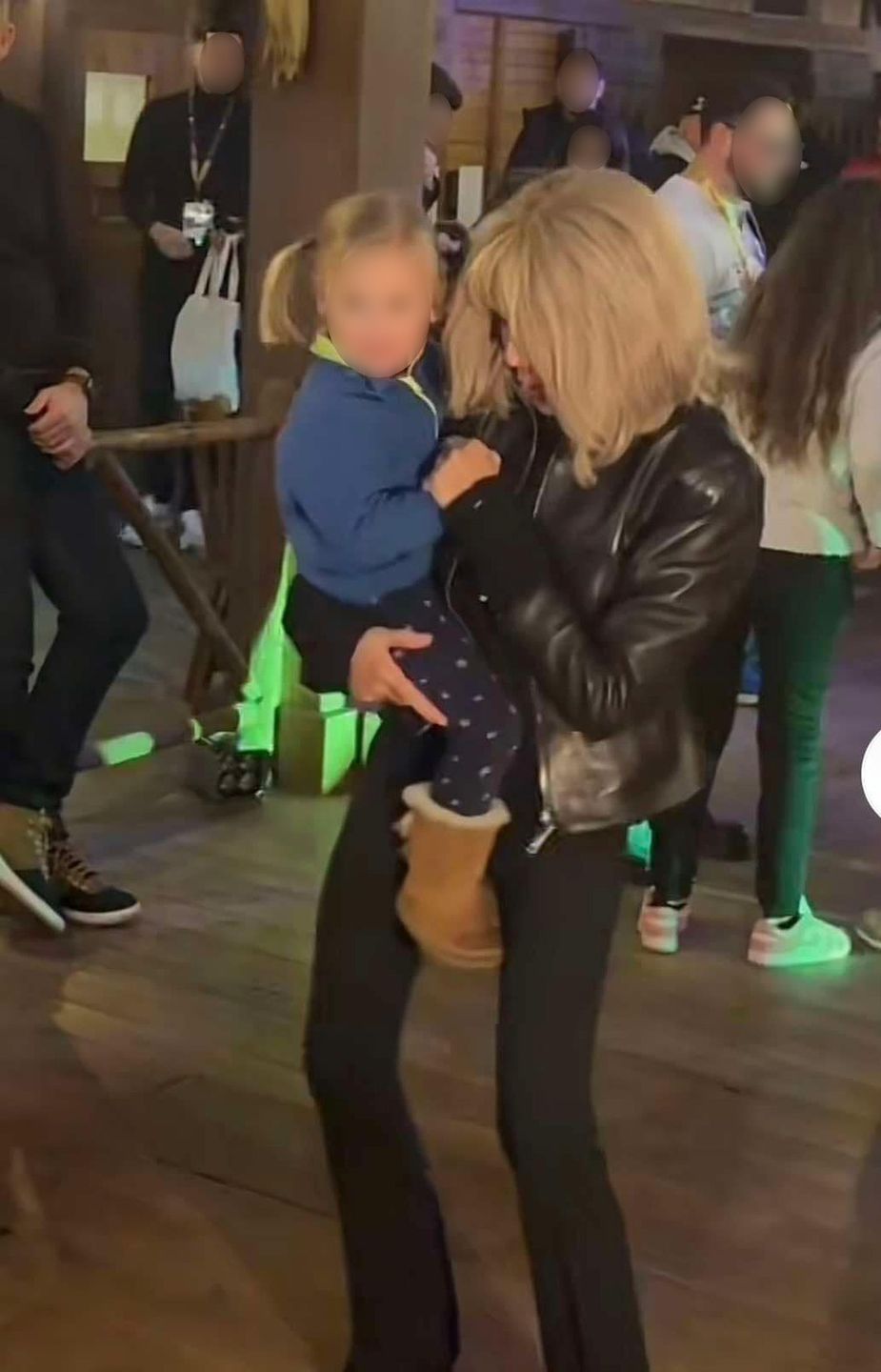 71-letnia Brigitte Macron wywija na parkiecie 