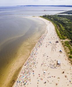 Zakaz przebywania obok terminala. Ludzie odcięci od plaży. Wojewoda zabiera głos