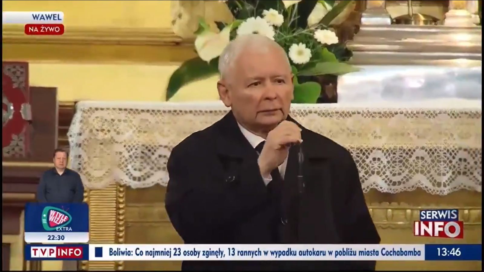 "PILNE!". Kaczyński na pogrzebie. TVP Info aż przerwało konferencję ministra