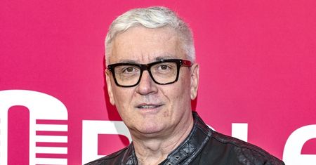 Ojcem został tuż przed 60-tką. Niewielu wie, z kim jest związany