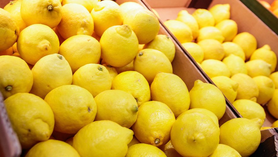 Szokująca kwota. Tyle trzeba zapłacić za cytrynę w Warszawie