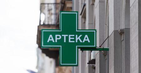 Świąteczny dyżur aptek w powiecie ostrowieckim. Gdzie i kiedy po leki w dniach 24–28 grudnia 2025?