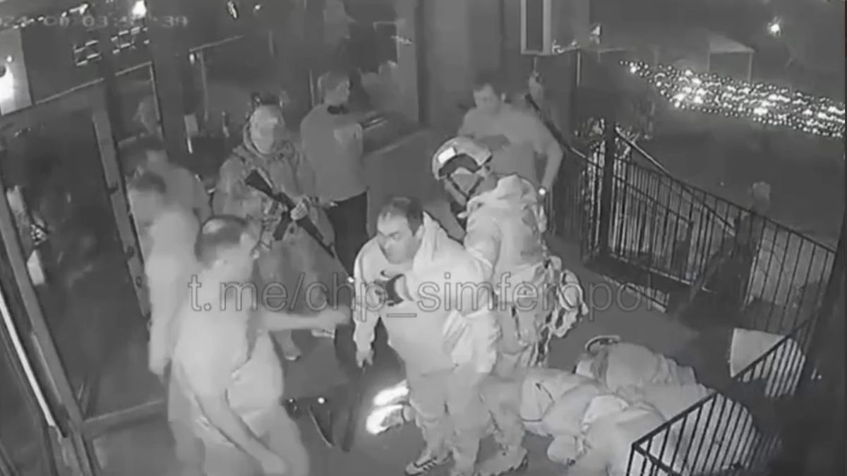 Nagranie z kamery w kawiarni. Screen