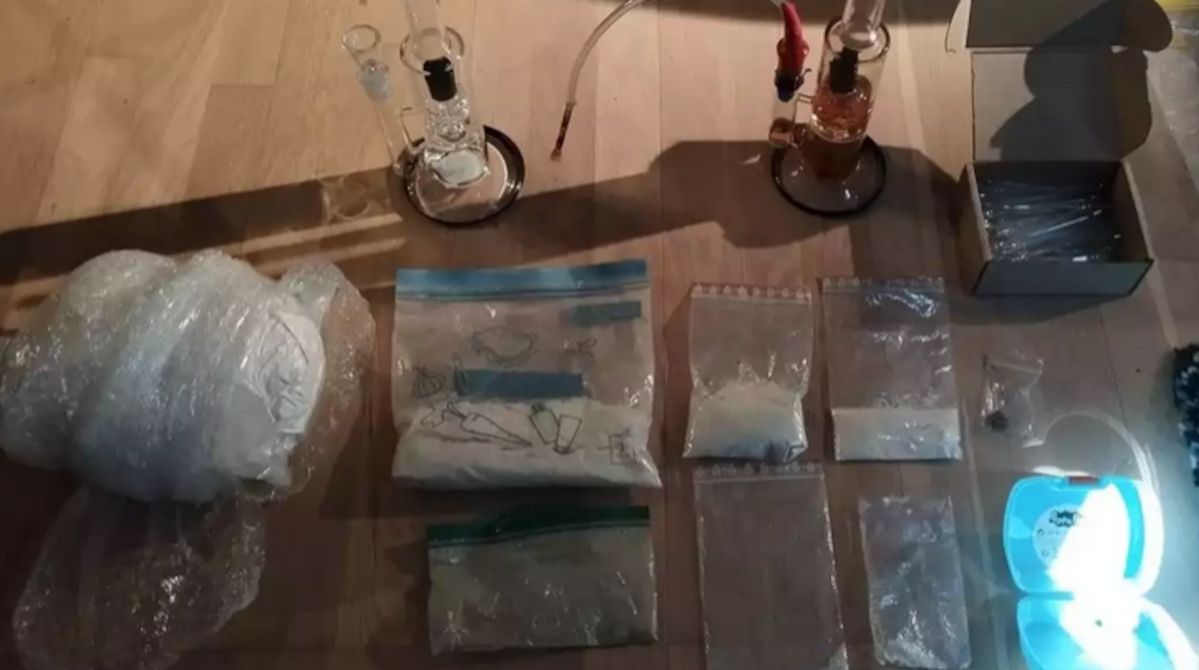 Blisko dwa kilogramy narkotyków. Trzy osoby zatrzymane w Bielsku-Białej