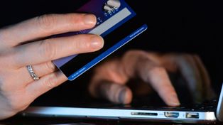 Przelew do małżonka? Wtedy skarbówka zacznie się interesować