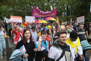 Prawie 2 tys. osób poszło w Szczecińskim Marszu Równości. Było głośno i radośnie!